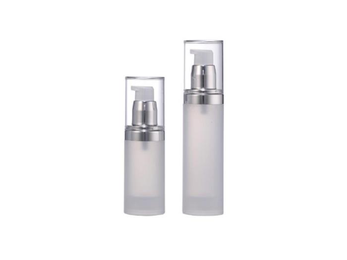 Magnetic presents its handy sized airless cosmetic bottles
